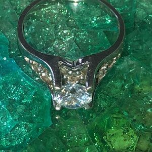 10 KT White Gold 1 Ct Solitaire Floating CZ  Ring